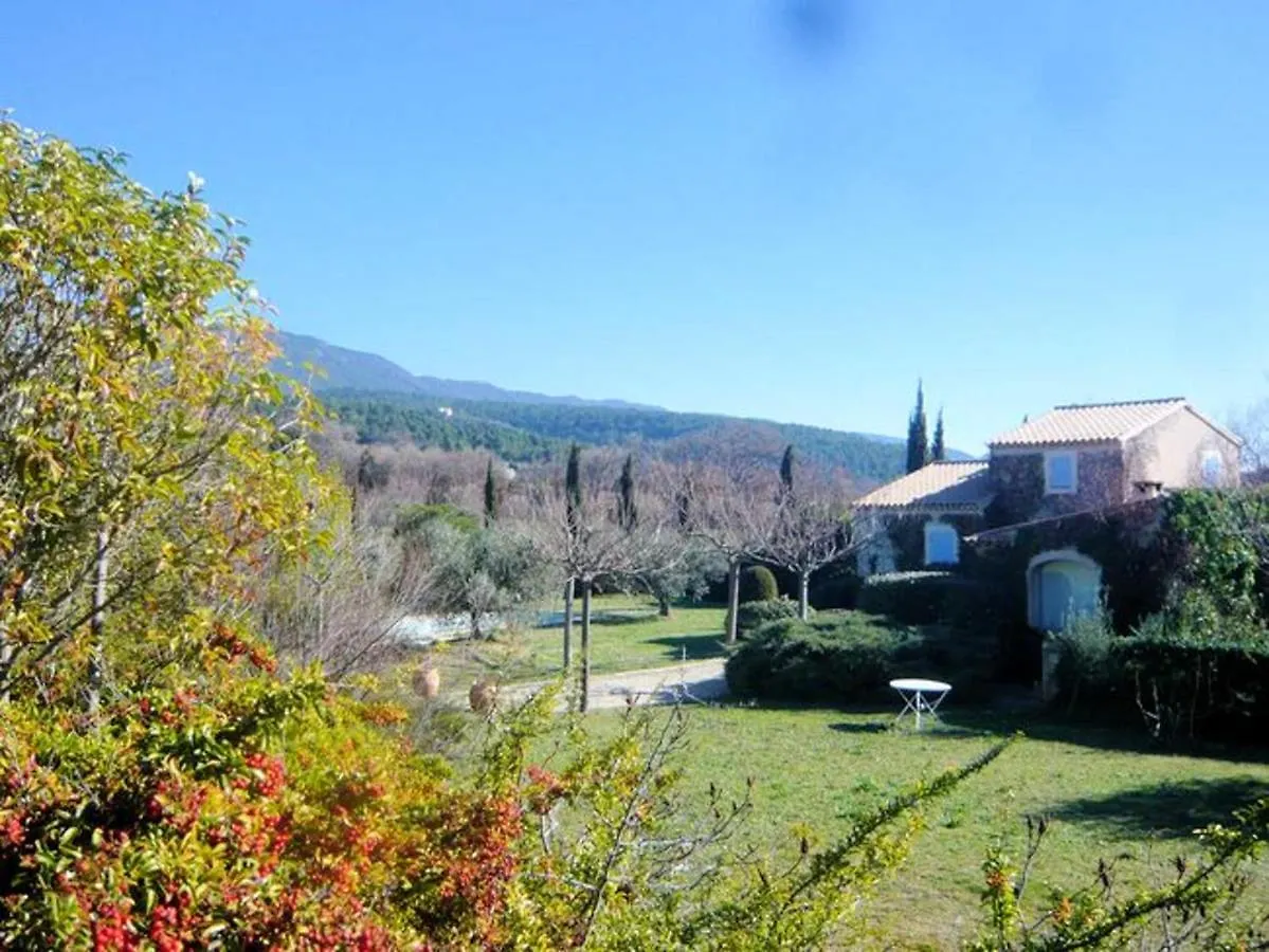 Holiday home Maison De Charme En Campagne A Cucuron Avec Piscine Privee